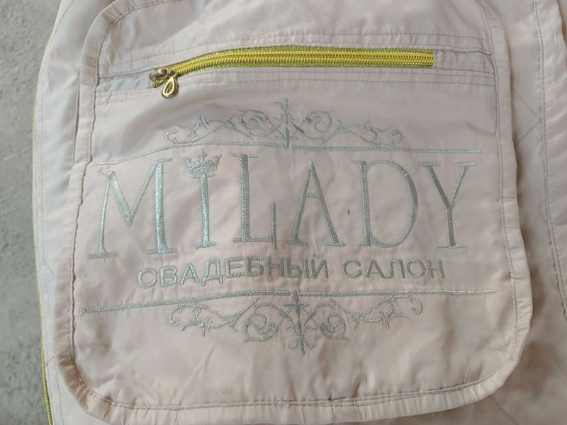 Срочно продам оригинал чехол для свадебный платья Срочно продам оригинал чехол для свадебный платья