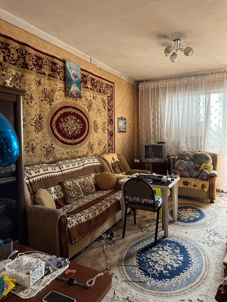 Продается 2 ком квартира на Кадышева (151 школа) Продается 2 ком квартира на Кадышева (151 школа)