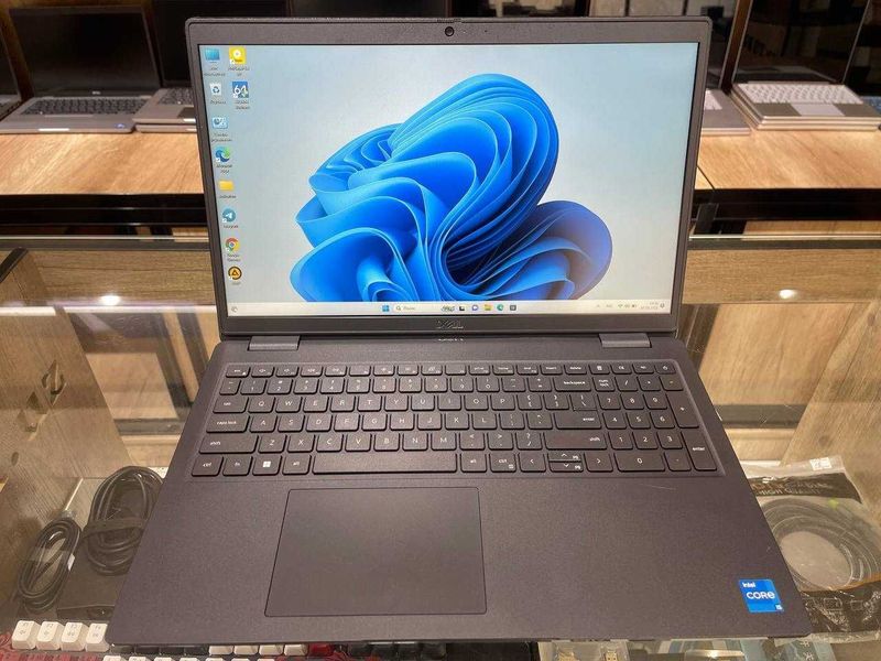 DELL Latitude 3520 Core i5-1135G7 ram 8 ssd 256 DELL Latitude 3520 Core i5-1135G7 ram 8 ssd 256