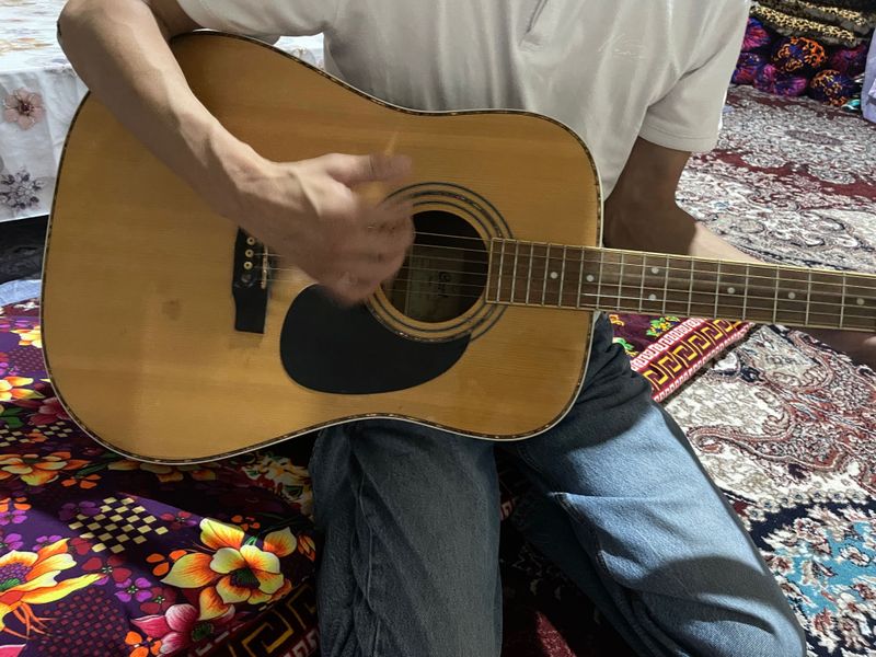 Gitara cort manzil beruniy pul zarur sroshniy sotiladi Gitara cort manzil beruniy pul zarur sroshniy sotiladi