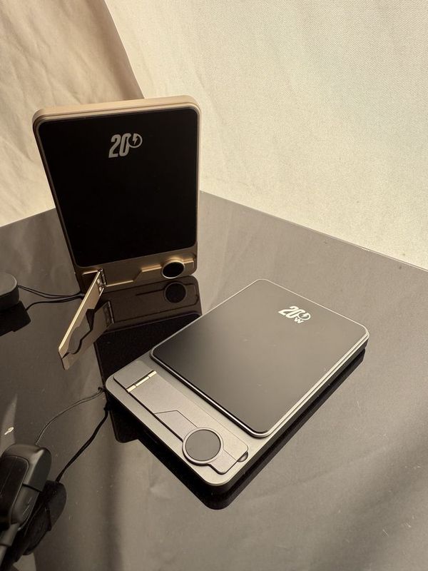Power bank 20w 5000ампер ультратонкие алюминевый корпус двойной магнит Power bank 20w 5000ампер ультратонкие алюминевый корпус двойной магнит