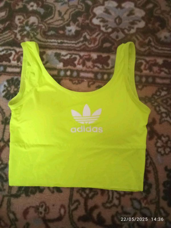 Adidas Topikk sfati zor kiylmagan yengi Adidas Topikk sfati zor kiylmagan yengi