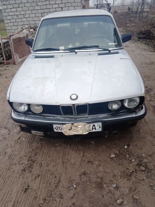 BMW sotiladi srochna