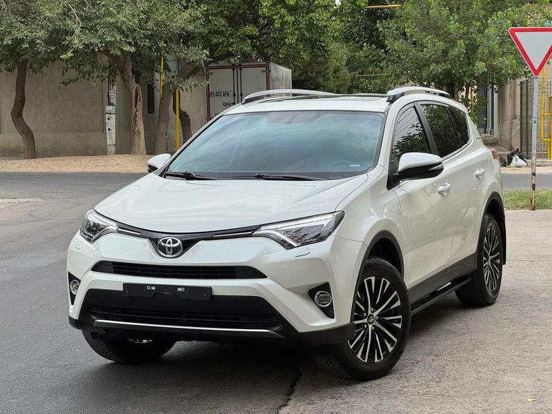 Tayota Rav4 2013 tozza Srochna sotiladi!!! Tayota Rav4 2013 tozza Srochna sotiladi!!!