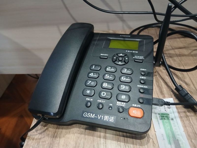 Стационарный телефон GSM Yingxin Стационарный телефон GSM Yingxin