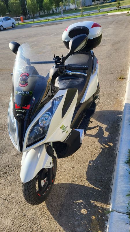 Kymco downtown 300i Kymco downtown 300i