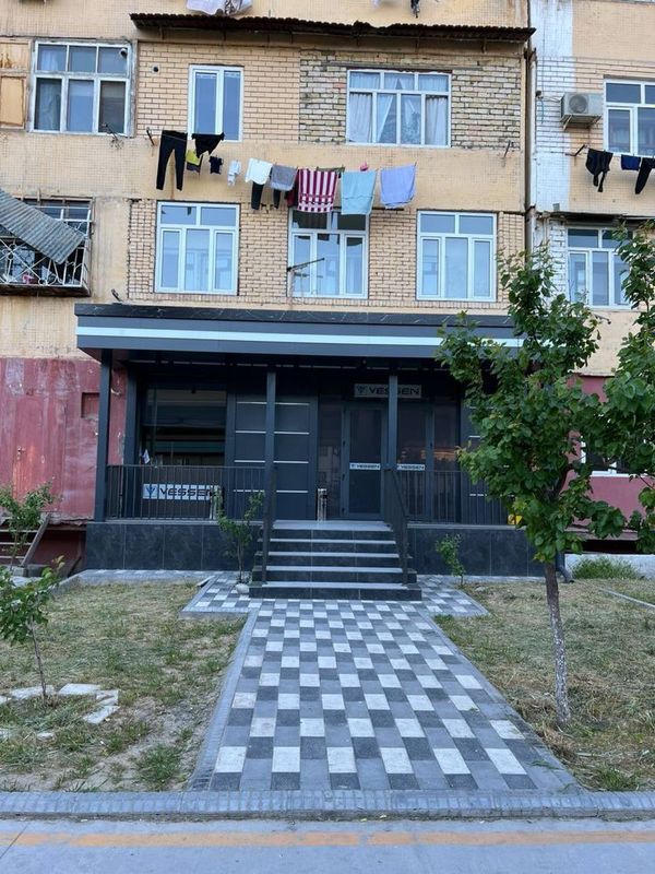 Нежилое помешение. Ор: метро 4-бекат. Вдоль дороги 83 кв.м Нежилое помешение. Ор: метро 4-бекат. Вдоль дороги 83 кв.м