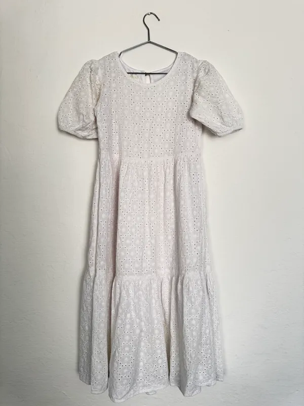 Ko'yne materiali yumsho ichida astari bor