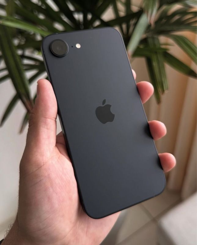 iPhone 16e 128gb Black ishlashi alo 100% 95”Sikl !! iPhone 16e 128gb Black ishlashi alo 100% 95”Sikl !!