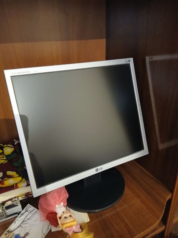 Lg Kompyuter Monitor 17 2ta Lg Kompyuter Monitor 17 2ta