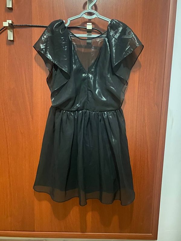 Шикарное платье от Koton 40 р Шикарное платье от Koton 40 р