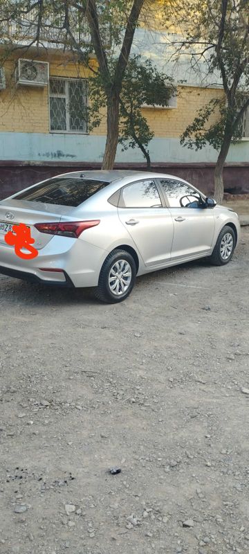 Hyundai акцент сотилади, холати янгидек Hyundai акцент сотилади, холати янгидек