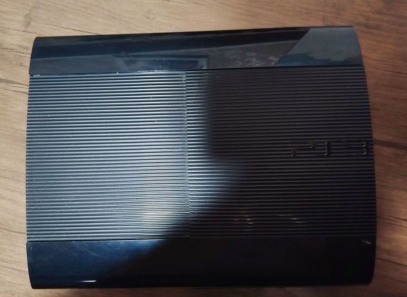 Продаю PlayStation 3 Super Slim