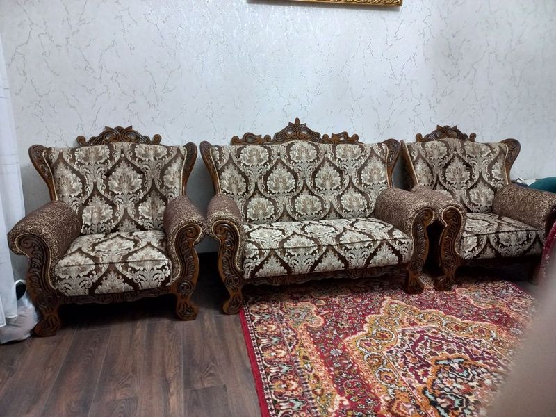 Продам диван с креслами классика Продам диван с креслами классика