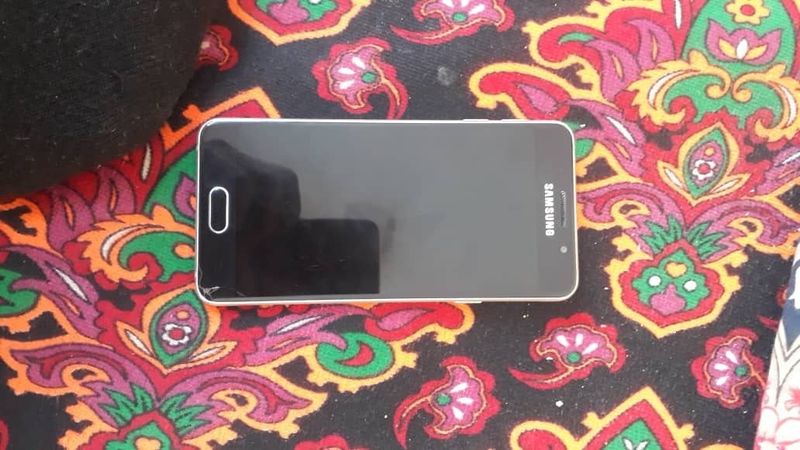 Samsung a3 sotiladi