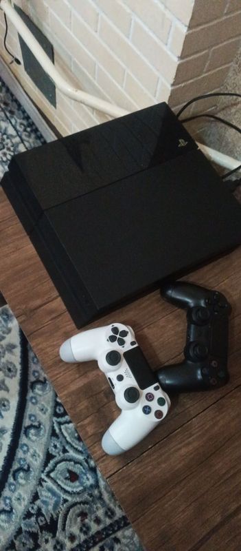 Playstation 4 2 djostiki bilanholati yengi Playstation 4 2 djostiki bilanholati yengi
