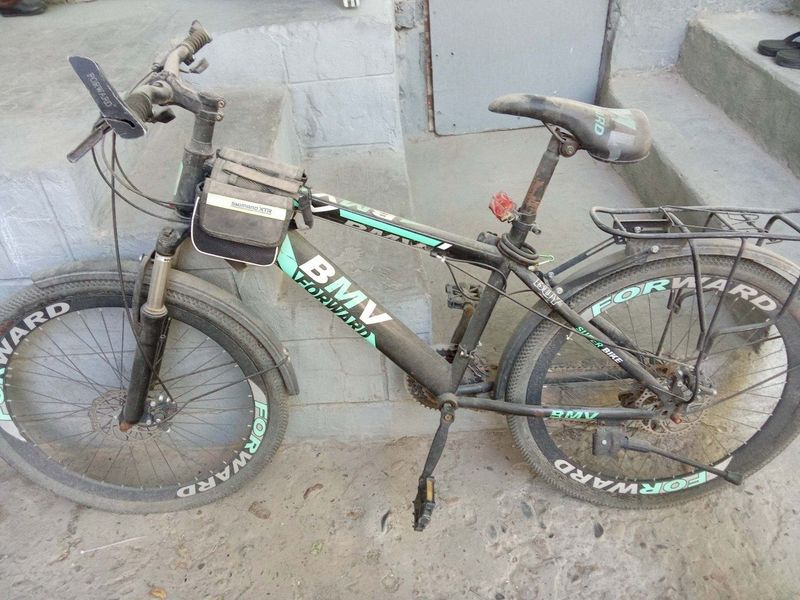 Velosiped sotiladi Velosiped sotiladi