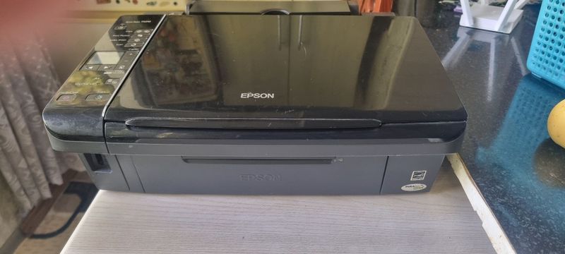 Цветной принтер-сканер Epson Цветной принтер-сканер Epson
