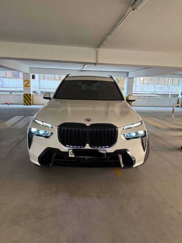 Bmw x7 40i srochna sotiladi Bmw x7 40i srochna sotiladi