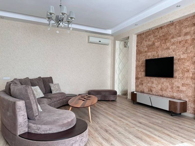 Просторная 3-комн. квартира в новостройке – 140 м² комфорта! Просторная 3-комн. квартира в новостройке – 140 м² комфорта!