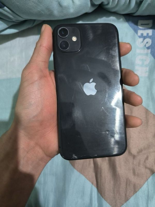 Iphone 11 sotiladi