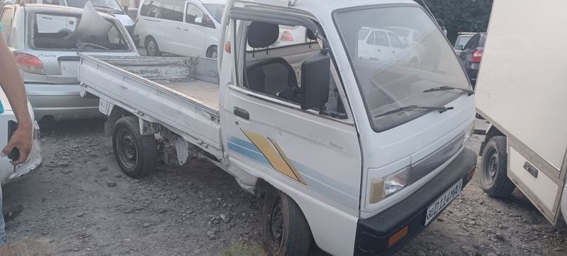 Kareski labo gazi bor xolati avareni pasajir tomondan yigil udar bulga Kareski labo gazi bor xolati avareni pasajir tomondan yigil udar bulga