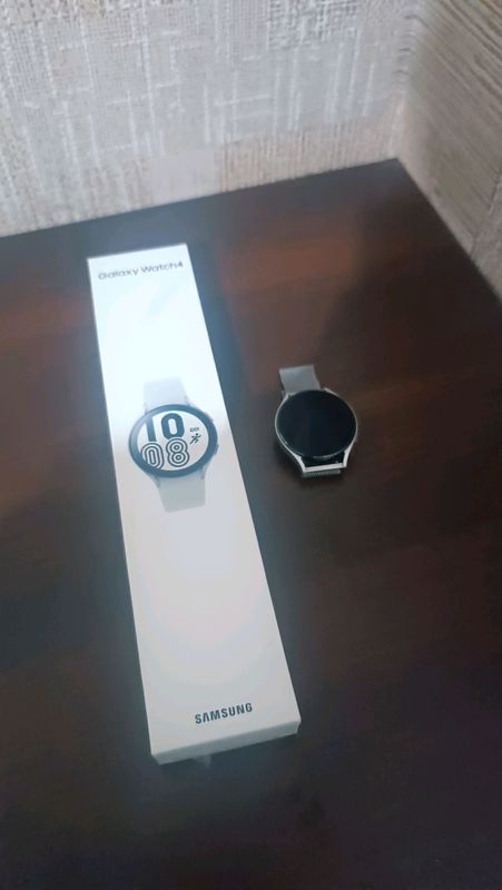 Samsung galaxy watch 4 sotiladi