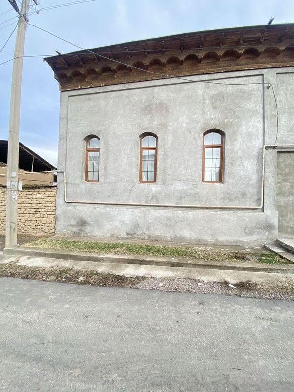 Uchqaxramon postidan kirganda guliston masjid orqasida