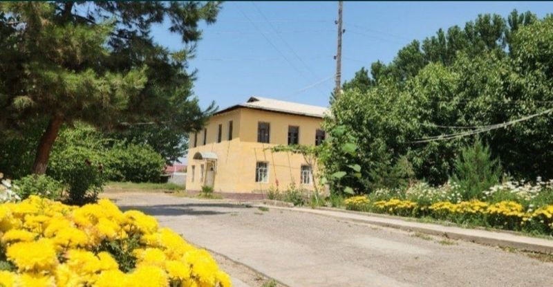 Продаётся 2х этажное здание с земельный участком Продаётся 2х этажное здание с земельный участком