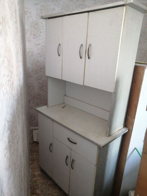 Kuxniy srochniy sotiladi Kuxniy srochniy sotiladi