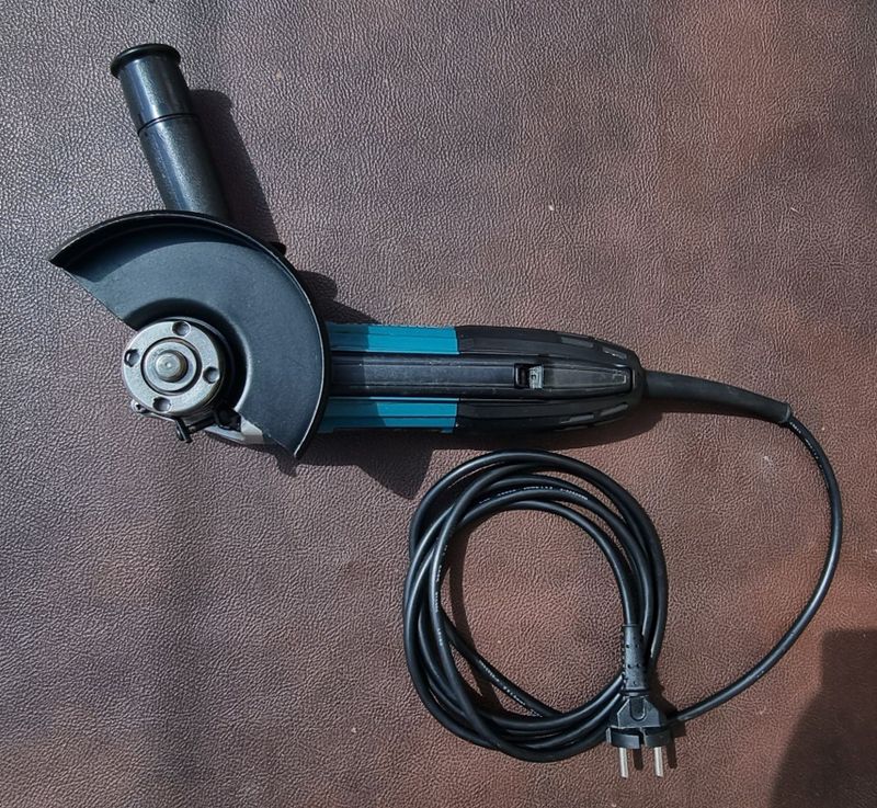 Болгарка Makita GA 5034 диск 125 оригинал болгарка Болгарка Makita GA 5034 диск 125 оригинал болгарка