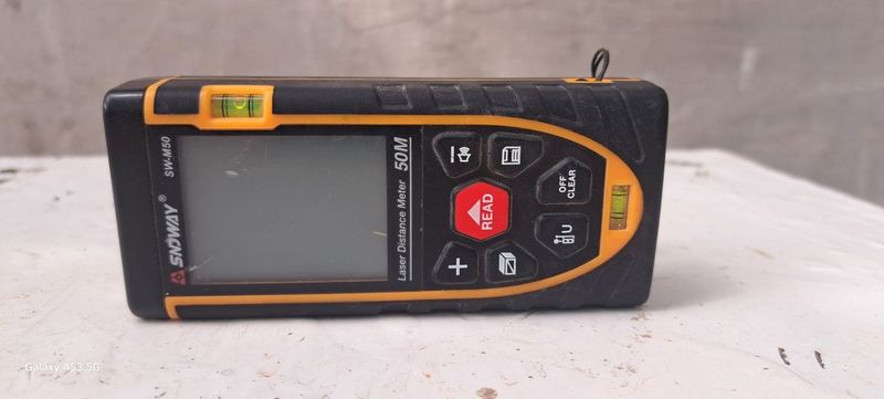 Lazerni metr 50 metrli iwlatilgan