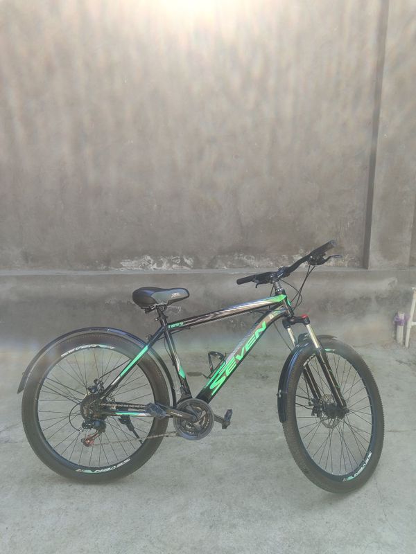Velosiped sotiladi Velosiped sotiladi