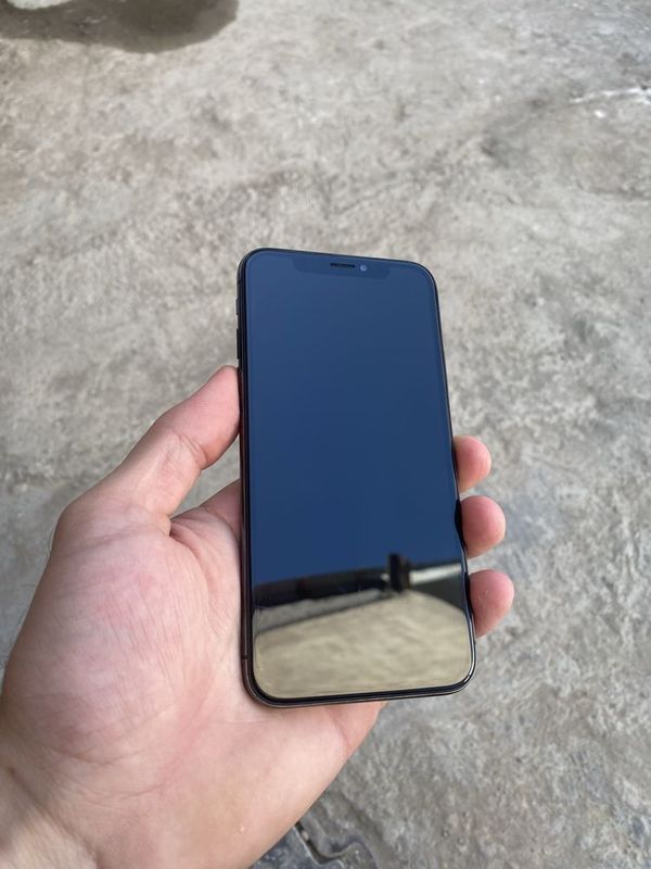 Iphone x 64 gb qora rangda faci id hama narsasi ishlab turibti Iphone x 64 gb qora rangda faci id hama narsasi ishlab turibti