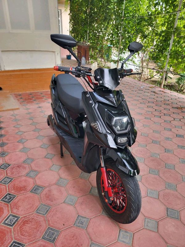 Скутер редлайн сотилади 450$. Скутер редлайн сотилади 450$.