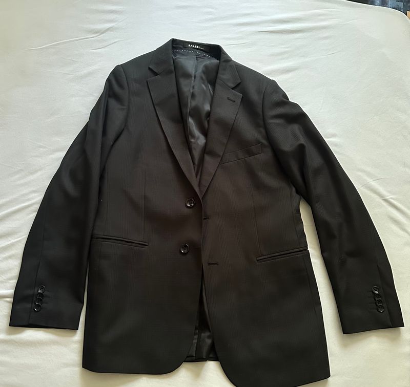 Продам одежду срочно Продам одежду срочно