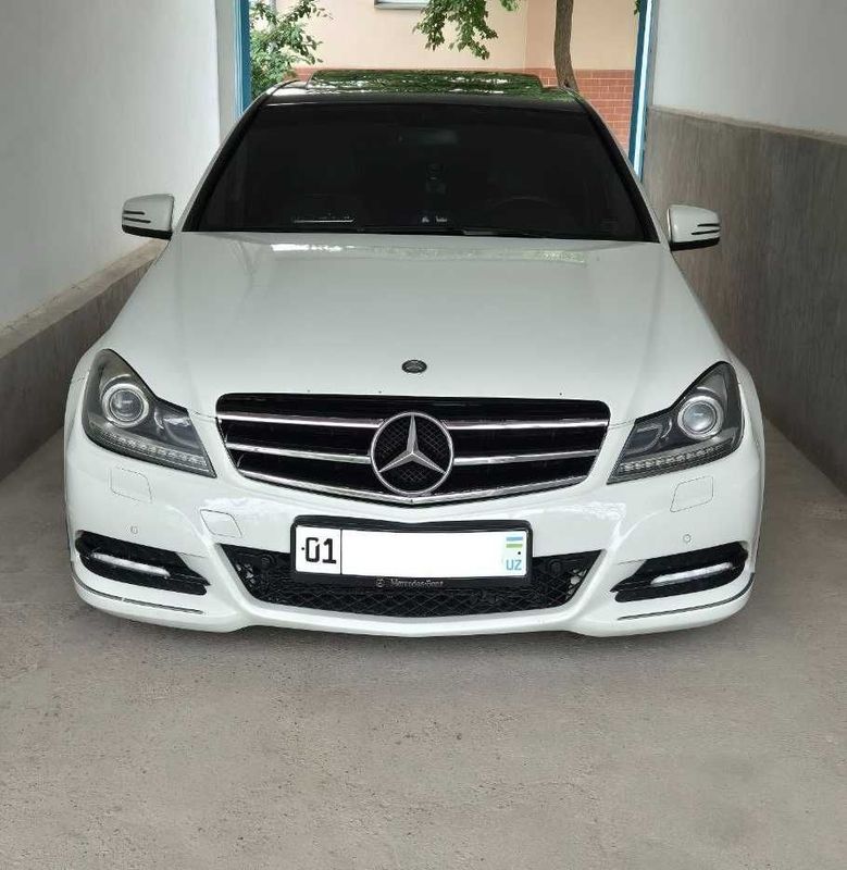 Mercedes Benz W204 C250 4matic