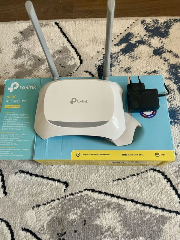 Wi-FI роутер tp-link N300 Wi-FI роутер tp-link N300