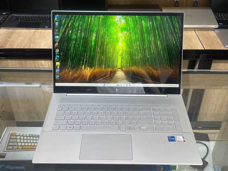 HP ENVY Laptop 17 Core i7-1255U ram 16 ssd 256 Сенсорный