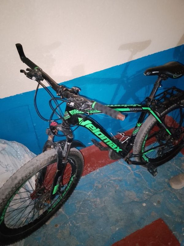 Bike:Velomax F260