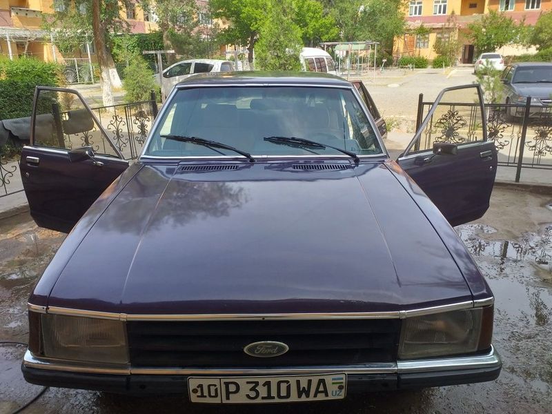 Автомобил FORD granada