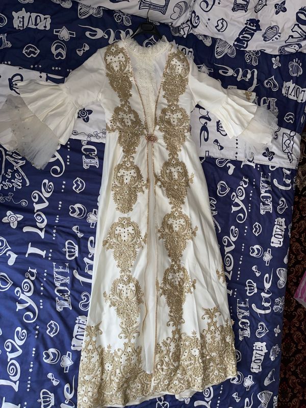 Qizvechrga kiyilgan faqat yangi ansambl 600