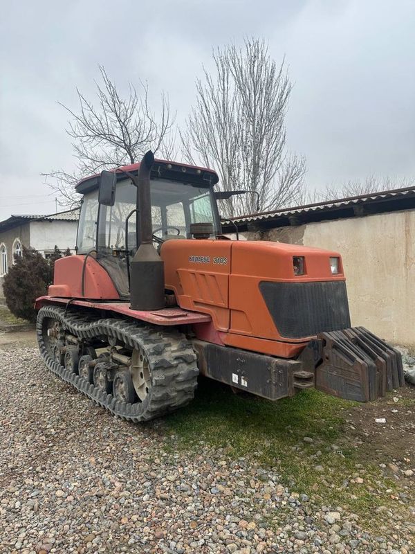 Belarus traktor gusinichniy