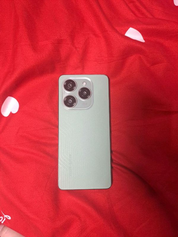 TECHNO SPARK 20 Pro TECHNO SPARK 20 Pro