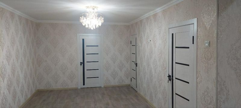 Чионзор 9 квартал 2³/4/4 балкон 2×6 м² срошни сотилади