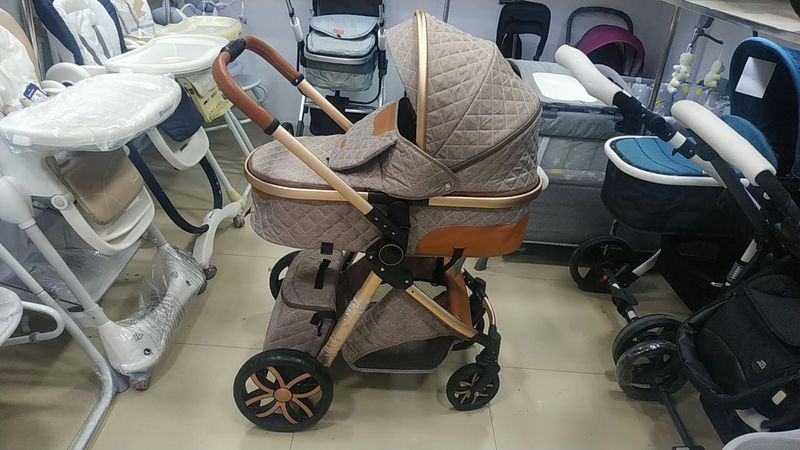 Kolyaska holati zoʻr bu dokondagi rasmi Kolyaska holati zoʻr bu dokondagi rasmi