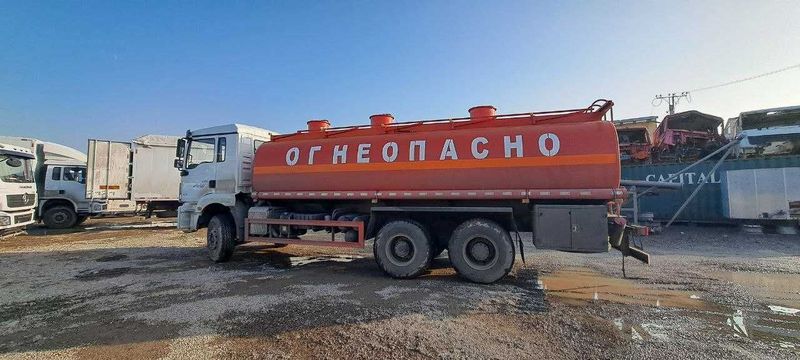 Янги БЕНЗОВОЗ SHACMAN H3000 20(куб) 3секцияли наличида сотувга тайёр.