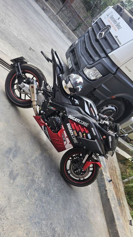 Matatsikel Ducati 400cc sotiladi