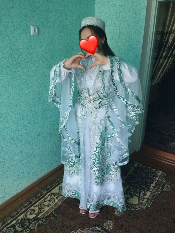 Ajoyib qo'l mehnati Milliy libos kelinlamiz  uchun
