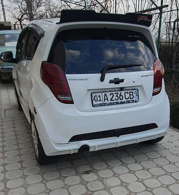 Автомобиль Chevrolet Spark Автомобиль Chevrolet Spark